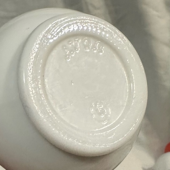 2 Vintage 1969 Avon Strawberry & Cream Milk Glass Cruets with Lids Collectible - Picture 5 of 5